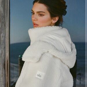 ALO Yoga Women's Cream Teddy Jacket